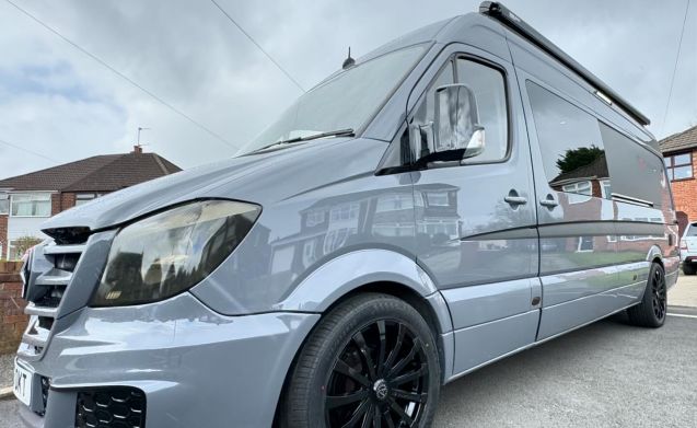 Explorer – Mercedes Benz Luxury LWB Campervan from