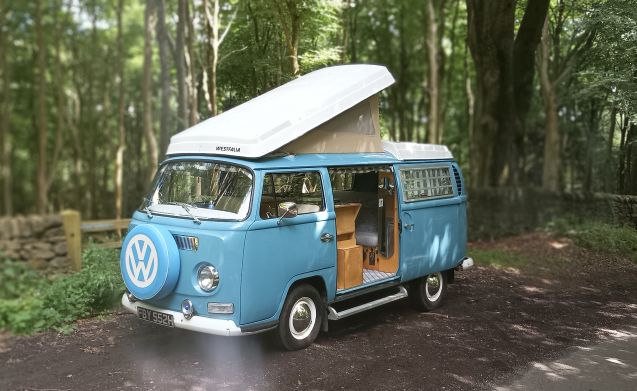 Volkswagen motorhome for 3 people in Derbyshire