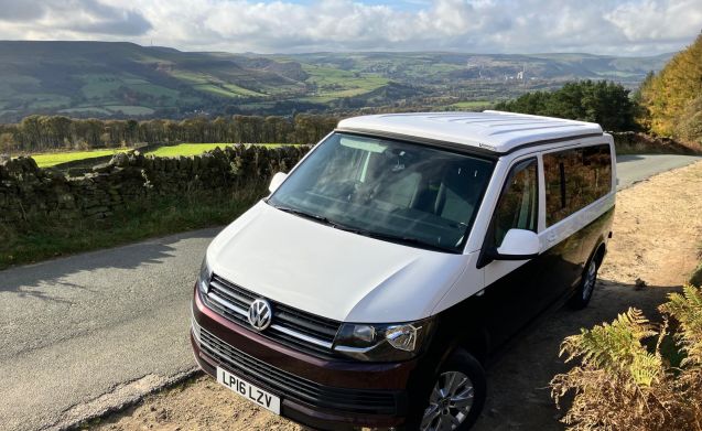 Volkswagen motorhome for 4 people in Bamford