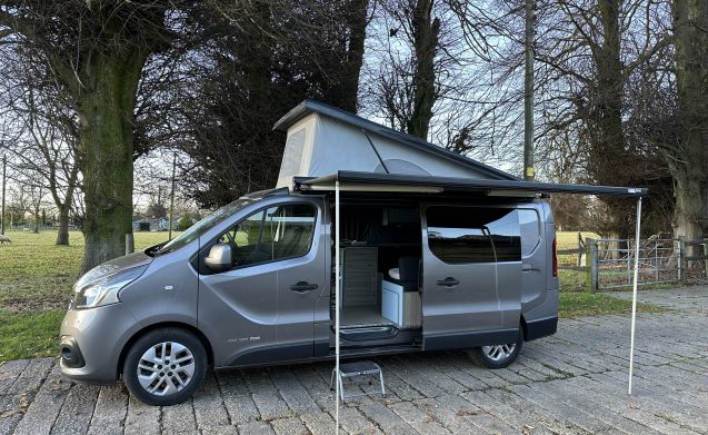 Renault motorhome for 4 people in Cheshire East