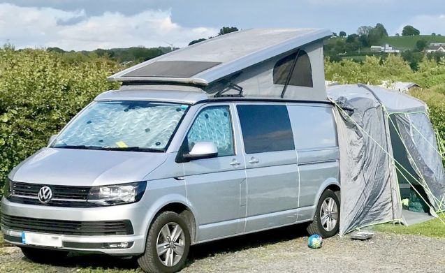 Peak District Campervan and Motorhome Hire 9 Volkswagen motorhome for 4 people in Middleton