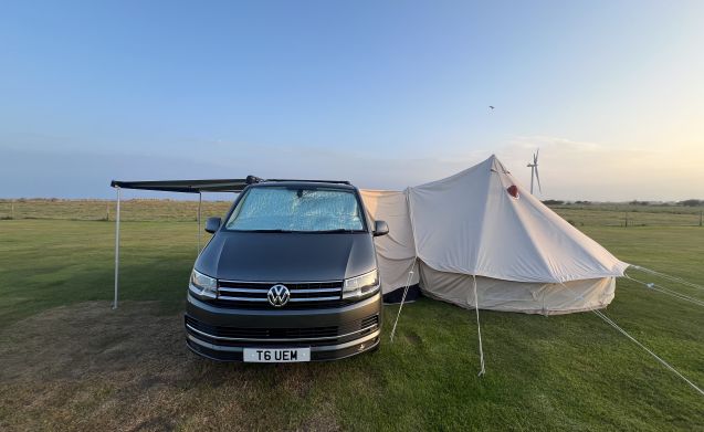 Volkswagen motorhome for 4 people in Horsforth