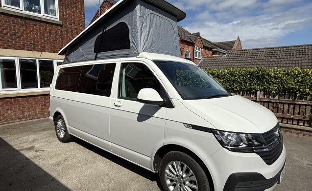 Volkswagen motorhome for 4 people in Ironville