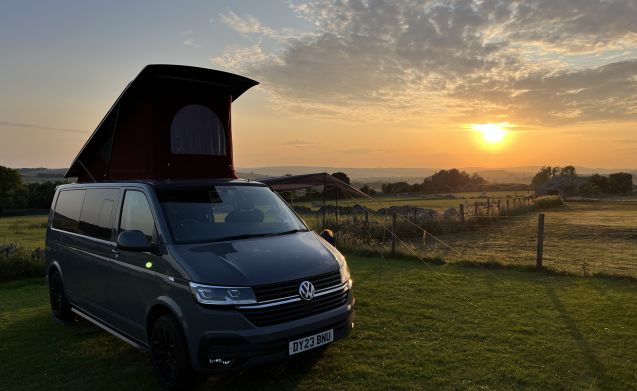 Volkswagen motorhome for 4 people in Derbyshire