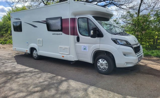 Peugeot motorhome for 6 people in Willington