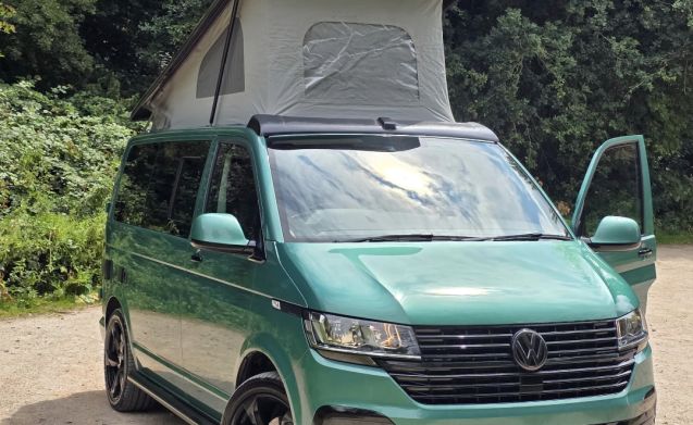 Peak District Campervan and Motorhome Hire 10 Volkswagen motorhome for 4 people in Long Eaton