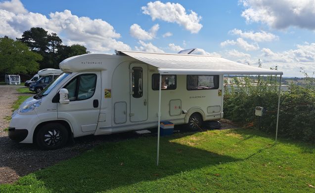 Peugeot motorhome for 2 people in Calverton