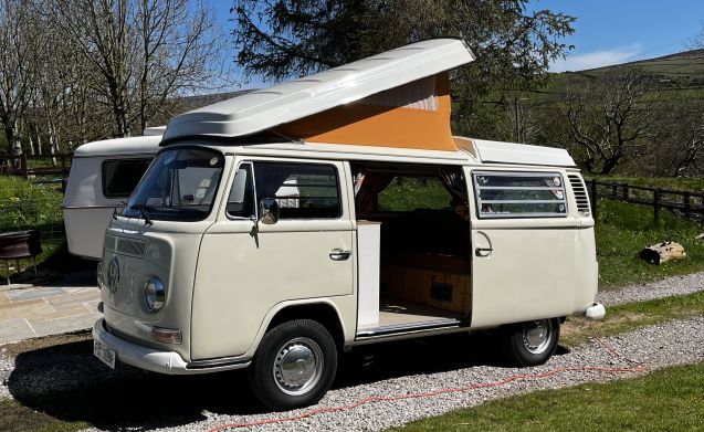 Volkswagen motorhome for 4 people in Derbyshire
