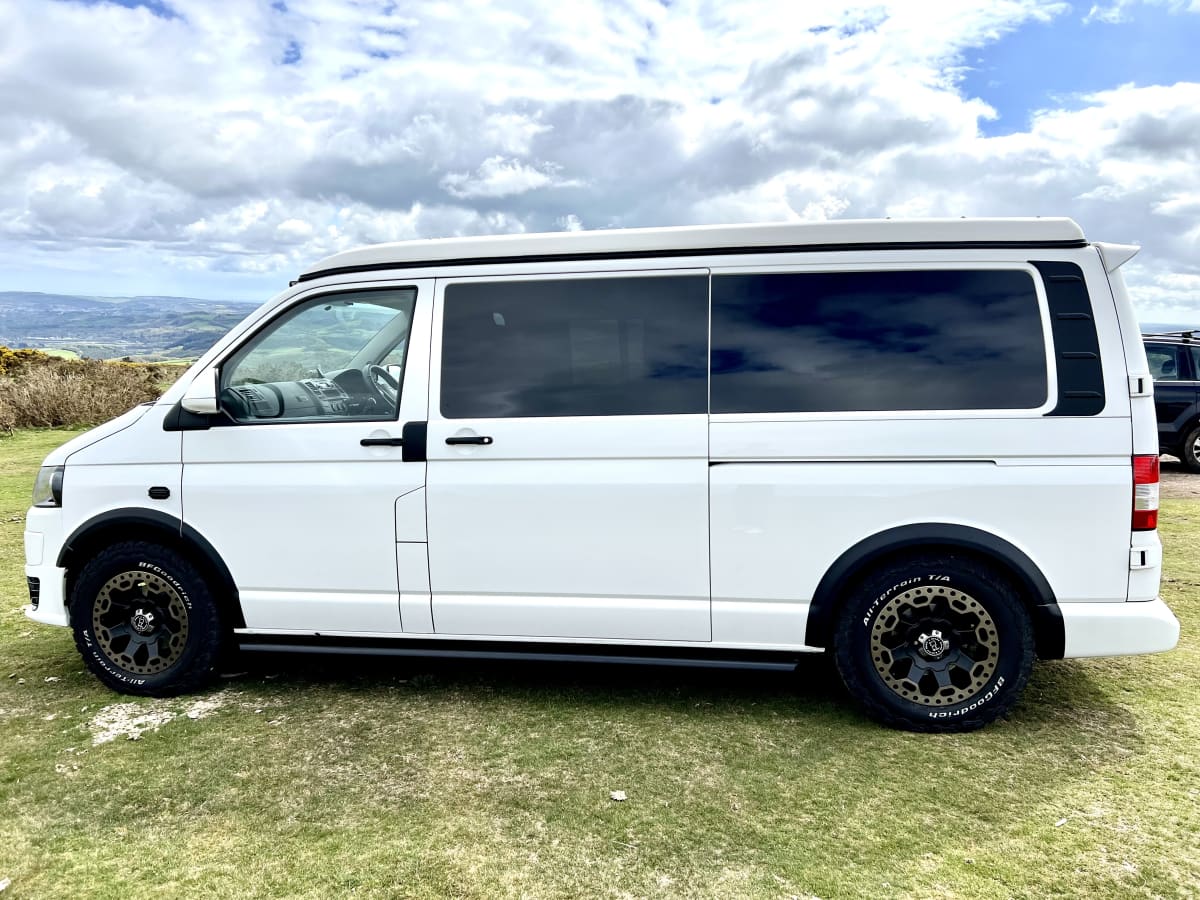 VW T5 campervan 4 berth/6 seats from £99.00 p.d. - Goboony