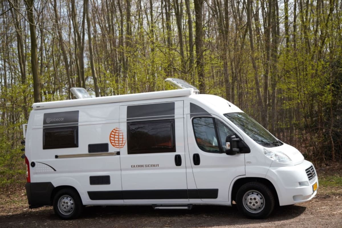 Ruben – Camperbus Fiat Ducato für 2 Personen ab 99 € p. T. – Goboony