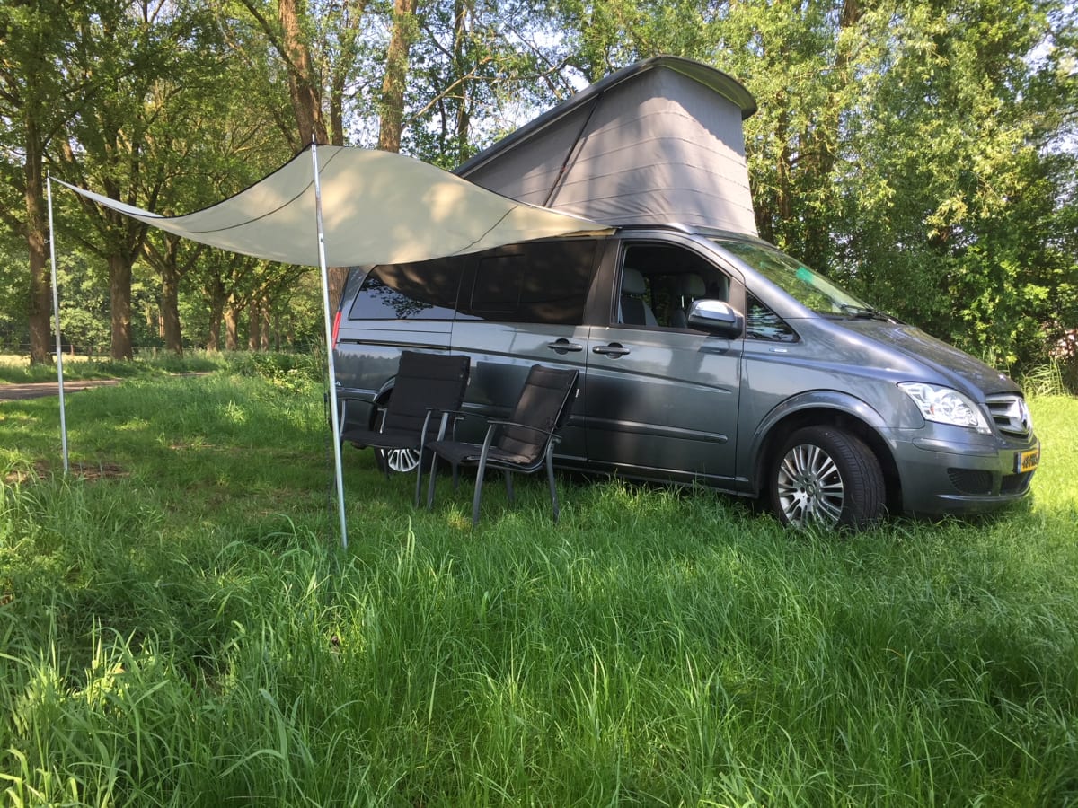 Camping-car de luxe Mercedes Westfalia à partir de 91,00 € par