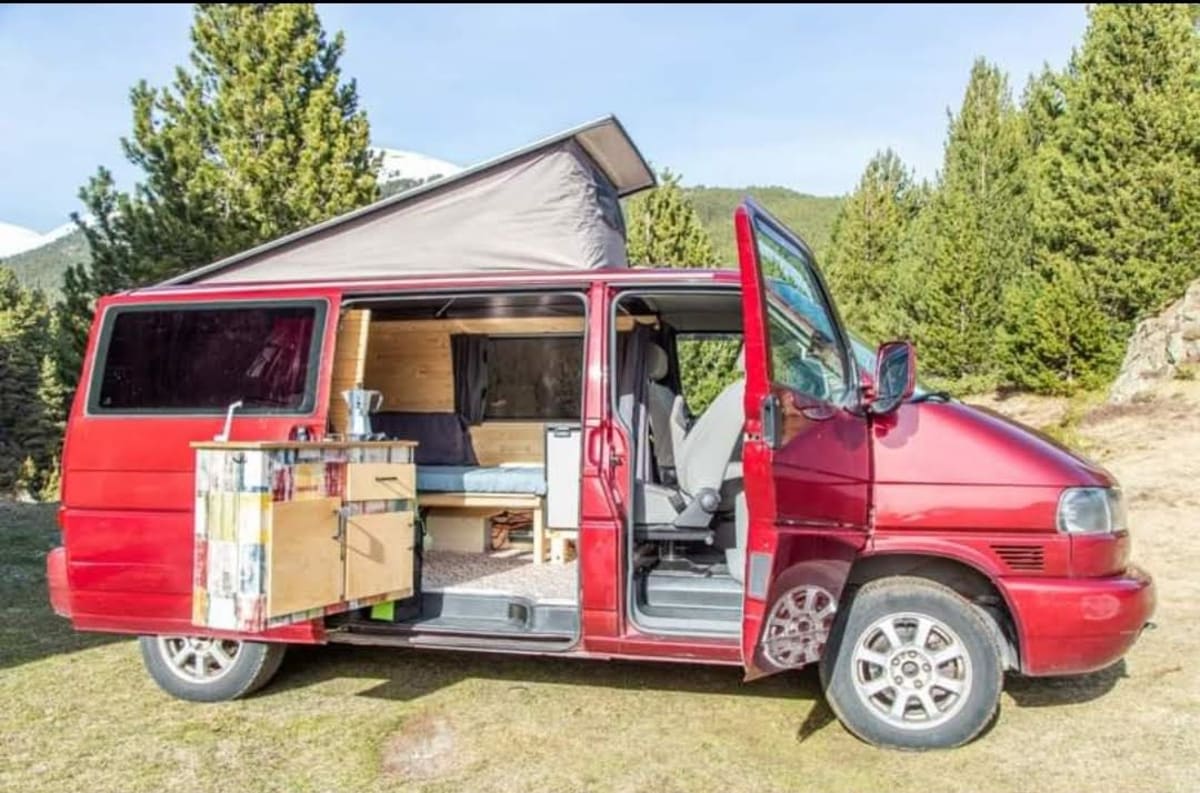 parachute Computerspelletjes spelen houding Sunny ☀️ – Cozy Volkswagen T4 camper bus fully equiped from €57 p.d. -  Goboony