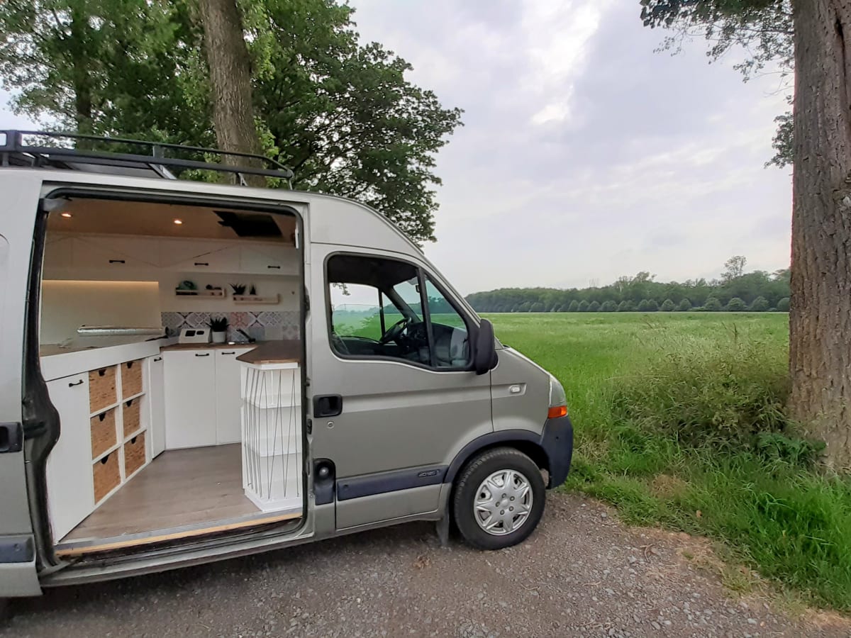 Odette – Gemütlicher Renault Master mit den notwendigen Einrichtungen ab 85  € p. T. – Goboony