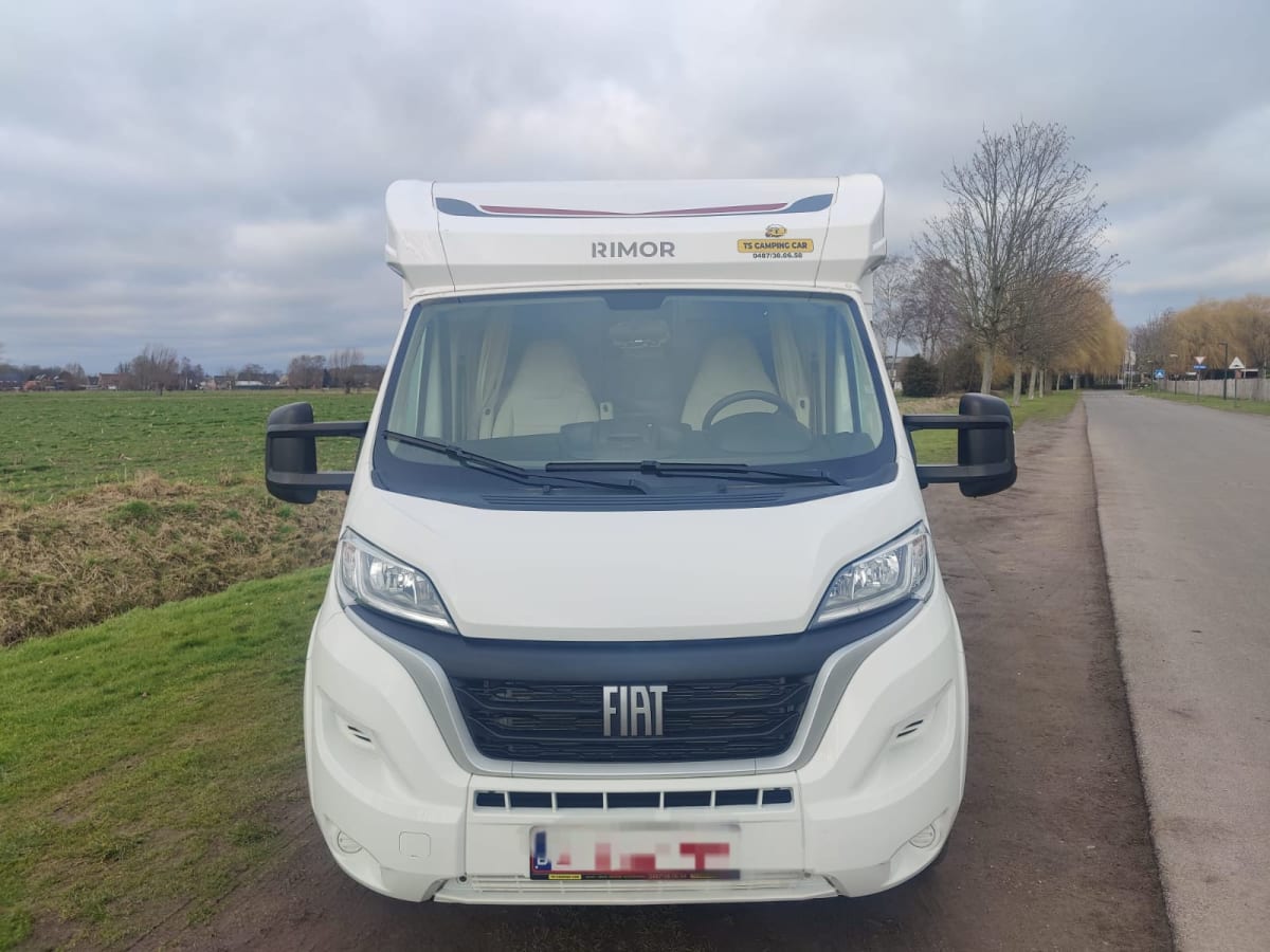 Fiat Ducato Teilintegrierter - 4 Personen (neu 2023) ab 115 € p. T