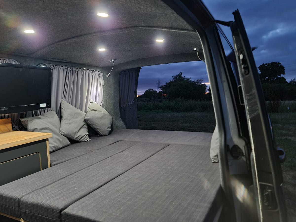 Colourshift Camper Wrap – VW T5 Campervan Brandneu gebaut - 3-Bett