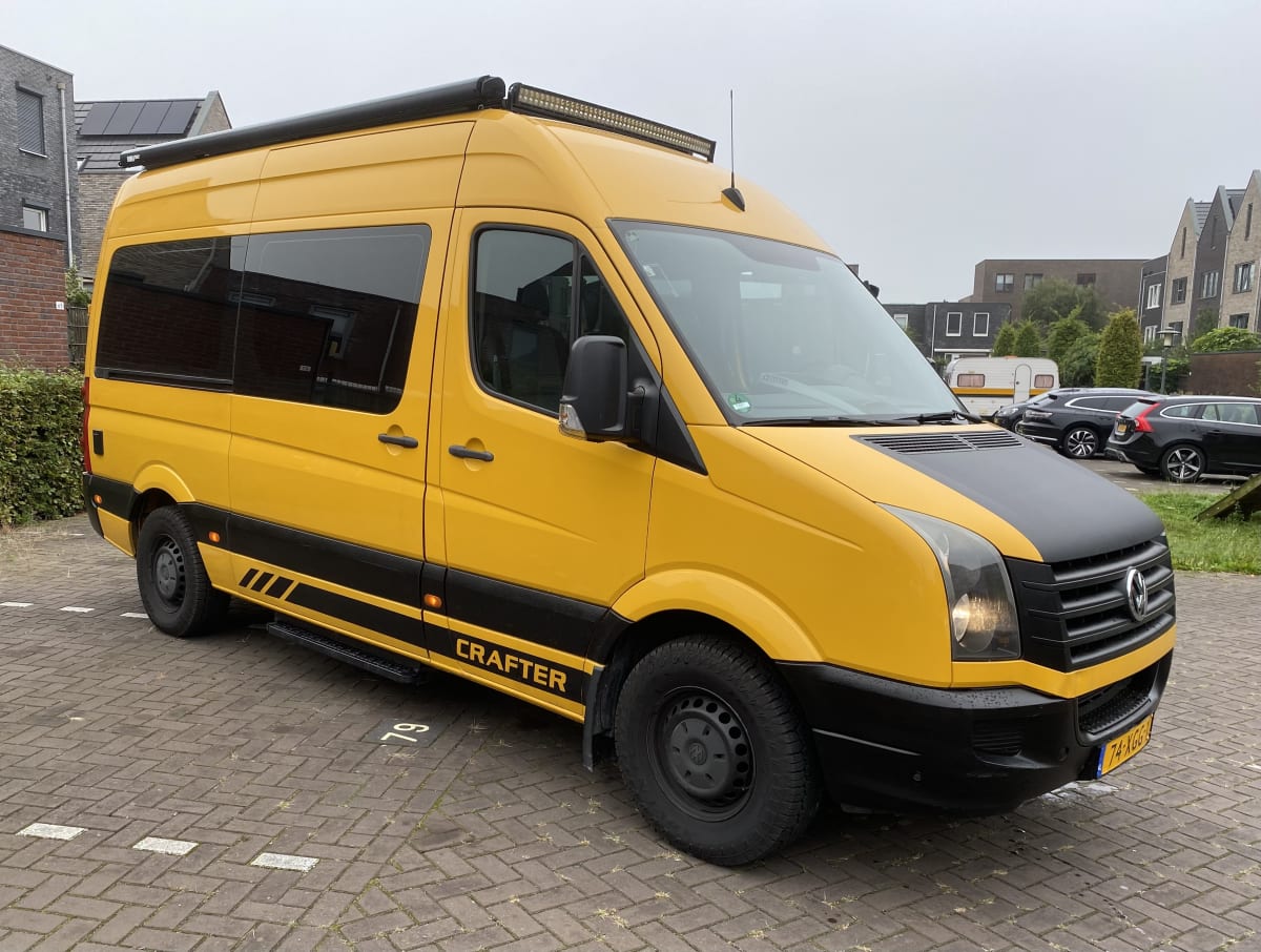 Robuste VW Crafter 4 personnes Euro5 <6m à partir de 80,00 € par