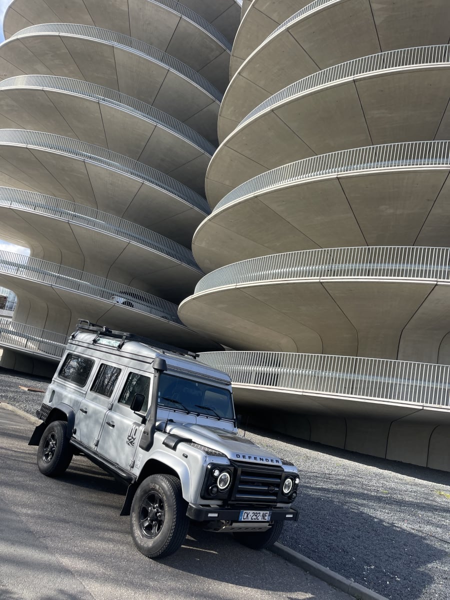 The Silver Bullit – Landrover Defender (Portugal) 110 One-of-a