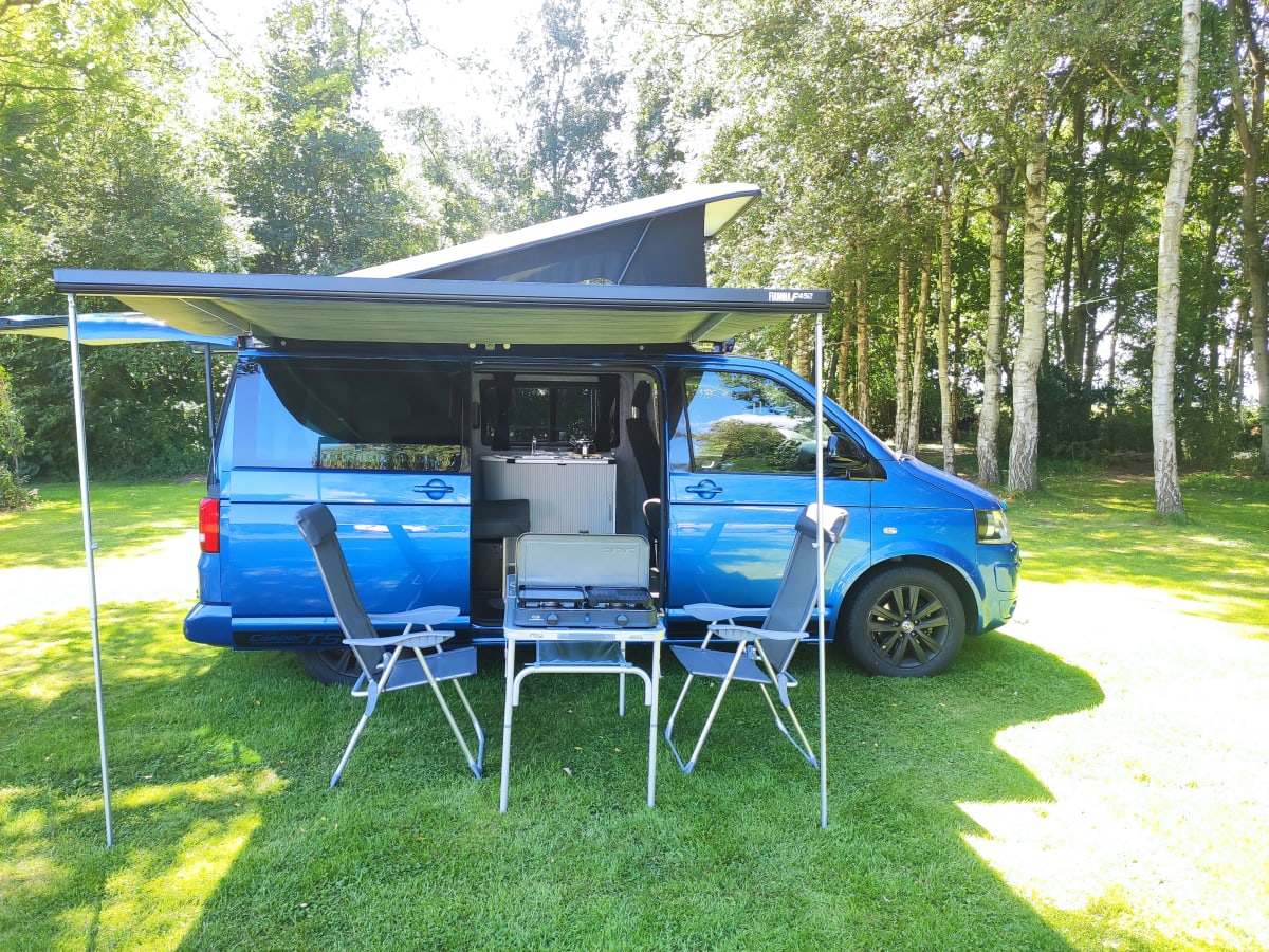 Camping-car Volkswagen T5 robuste pour 2 à 4 personnes à partir de 70,00 €  par jour Goboony