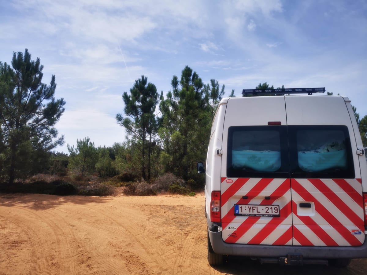 Barre de porte pour camping-car, fourgon amenage et ambulance