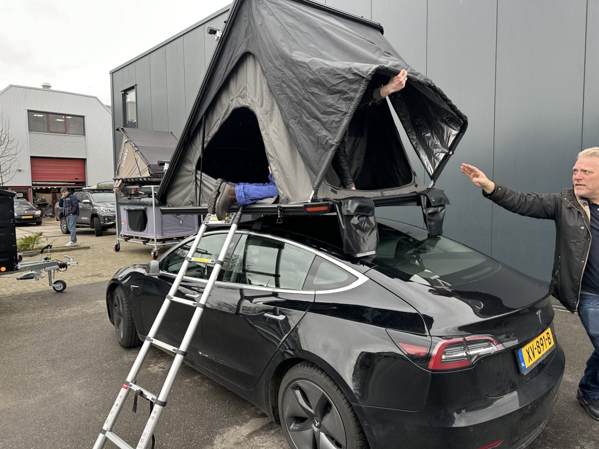 Tentsla X1, la prima tenda progettata per i veicoli Tesla