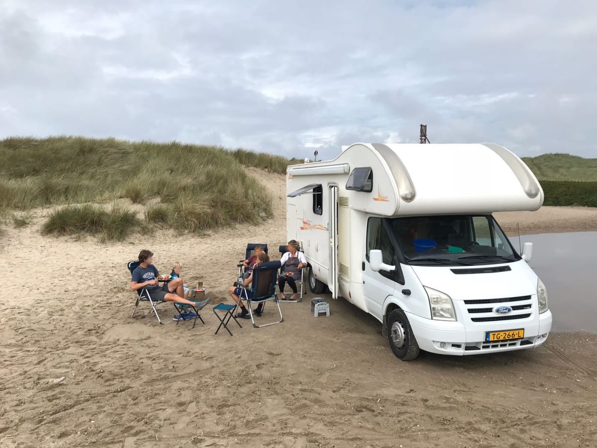 Rio Ideal Family Camper Safely On The Road With 4 6 People From 75 P D Goboony