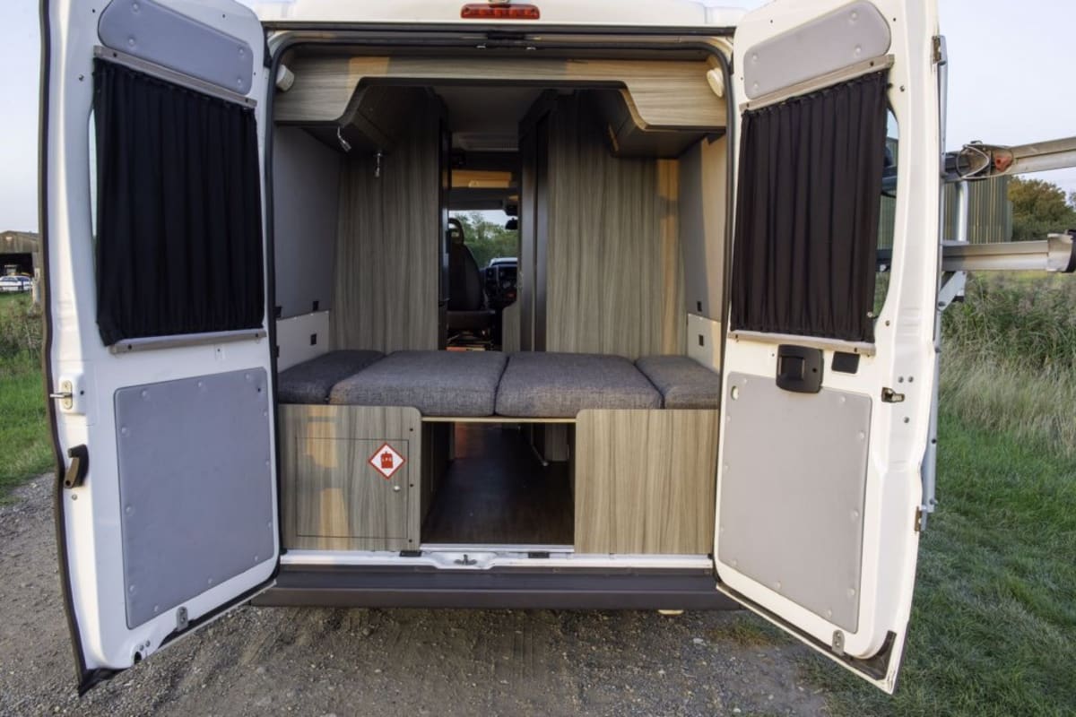 The Explore Bus – Renault Master 2 Berth Budget Campervan-Comfortable Wide  Fixed Double Bed from £129 p.d. - Goboony