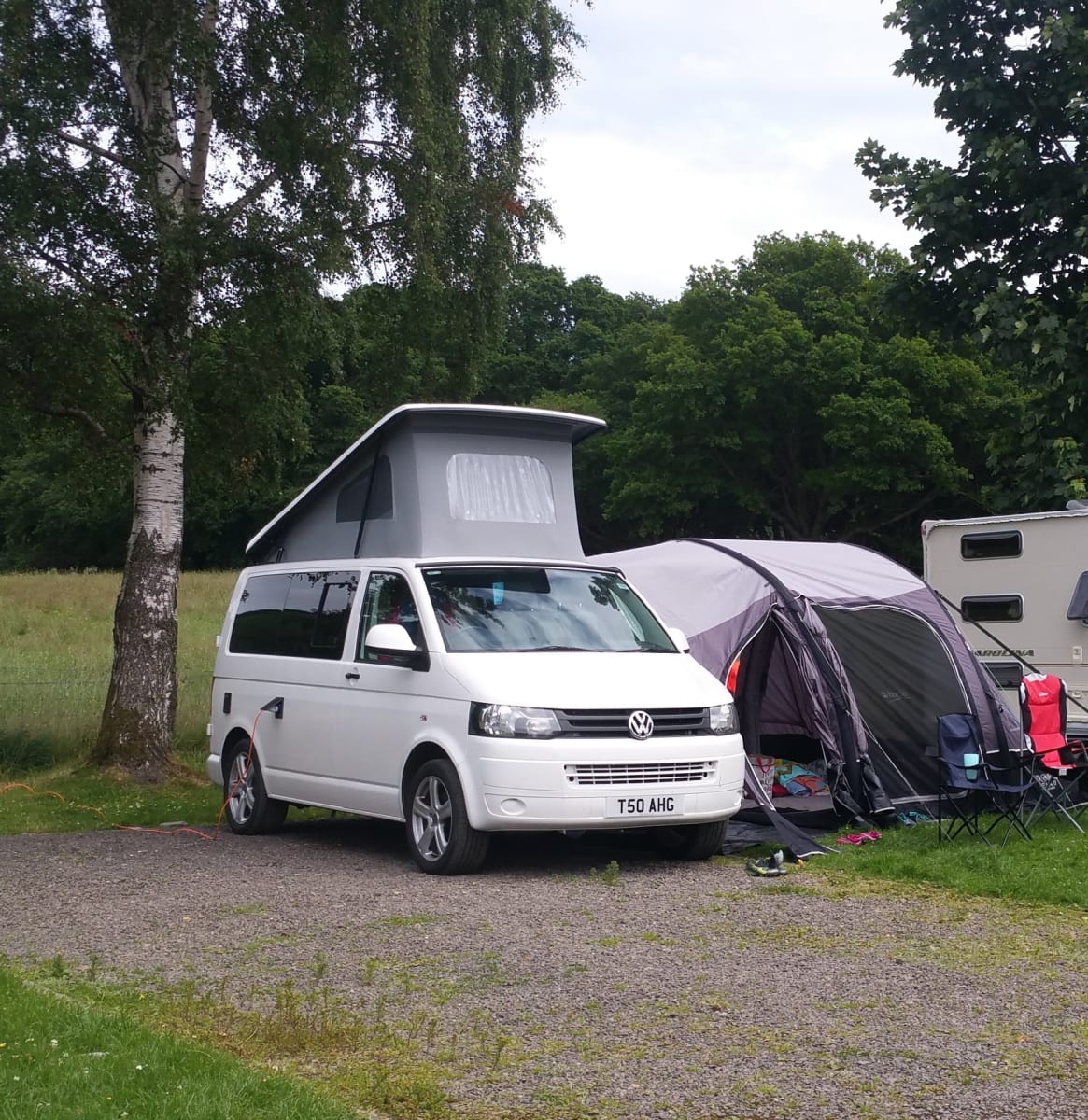 Volkswagen T5 - Camping-car 4 couchages à partir de 79,00 £ par jour Goboony