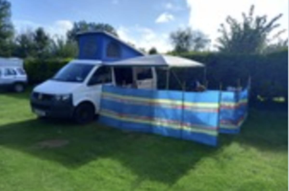 VW T5 campervan 4 berth/6 seats from £99 p.d. - Goboony