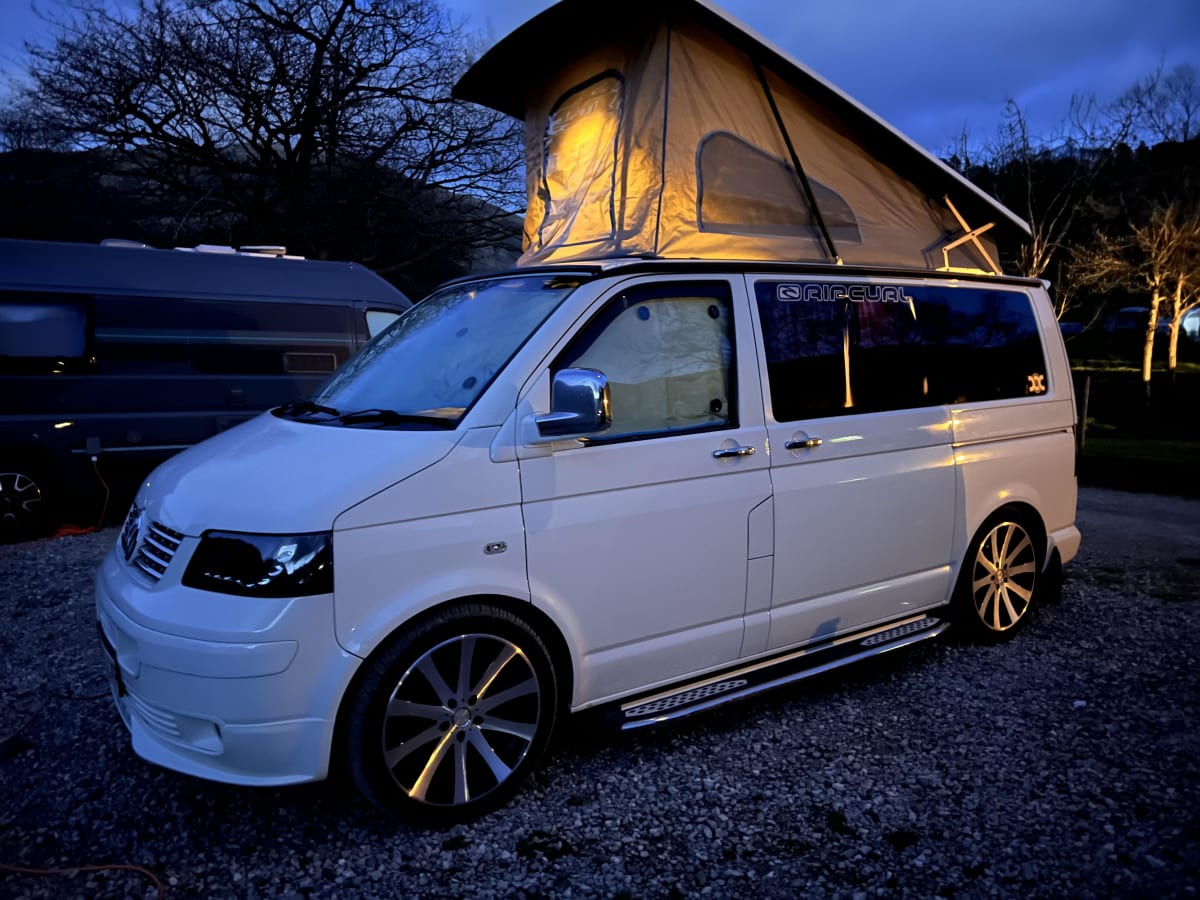 VW T5 campervan 4 berth/6 seats from £99 p.d. - Goboony