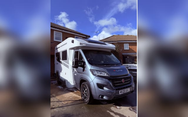 Rental - Low profile motorhome - null - #99139