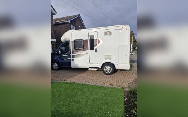 Rental - Low profile motorhome - null - #92653