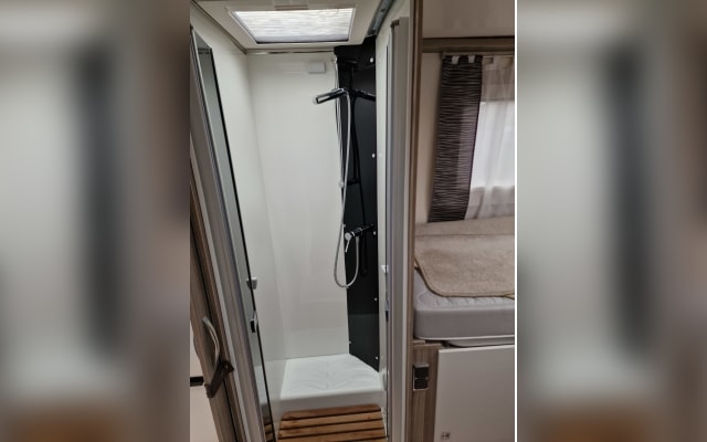 Rental - Low profile motorhome - null - #69180