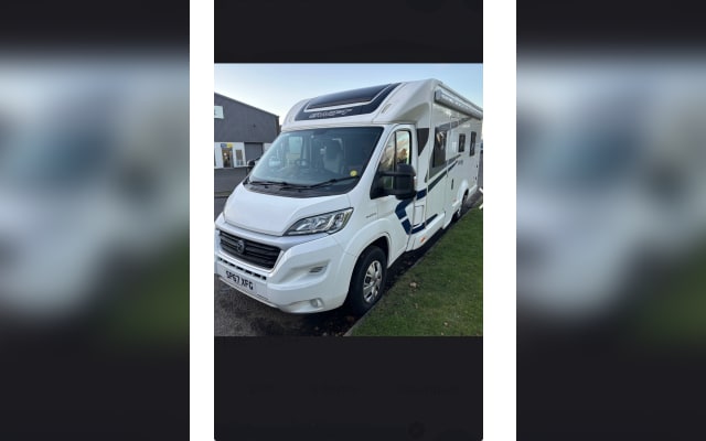 Location - Camping-car Profilé - null - #93294