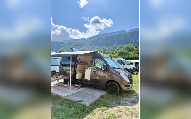 Location - Van - null - #94361