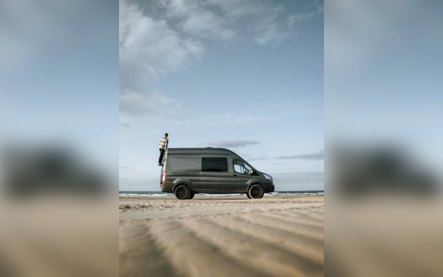 Rental - Low profile motorhome - null - #93045