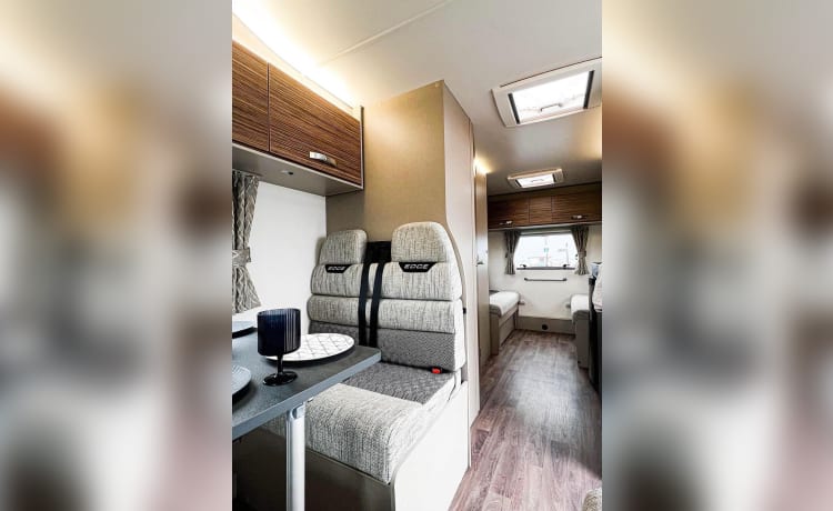 The privilege motorhome  – 6 berth Fiat alcove from 2021