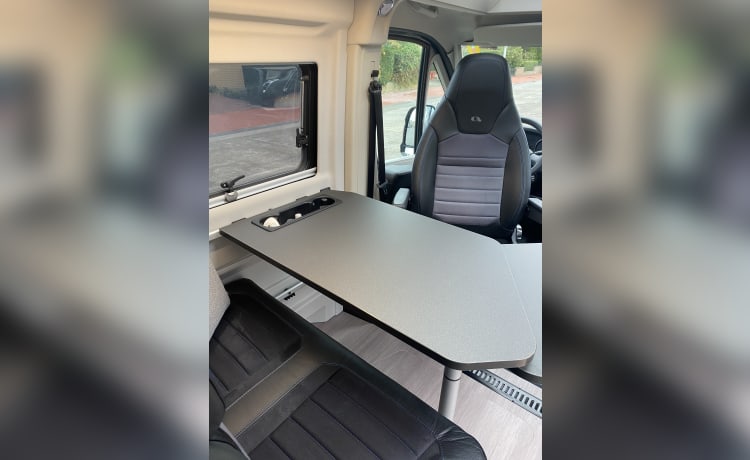 Adria twin Supreme fiat ducato automaat – Bellissimo camper in affitto