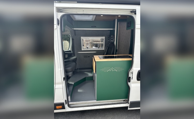 Elsie – 5 berth Citroën campervan from 2019