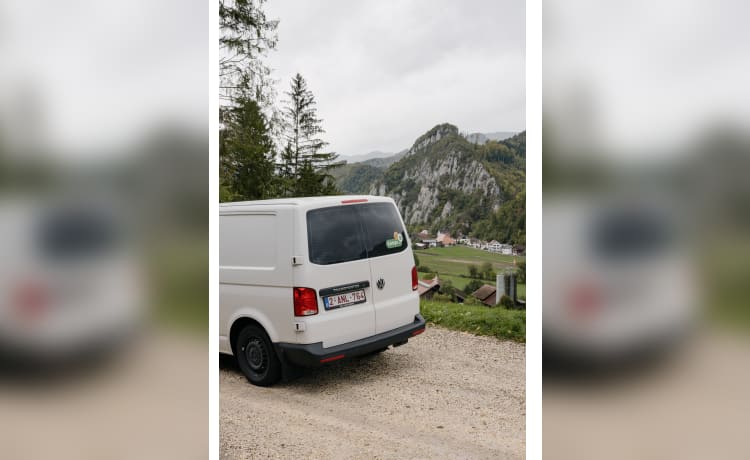 kampr – Omgebouwde Volkswagen campervan uit 2021 (2p + kindje)