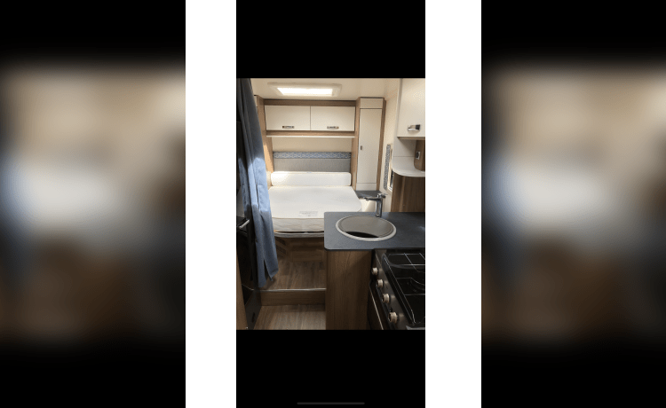 Blue – 4 berth Fiat semi-integrated from 2019