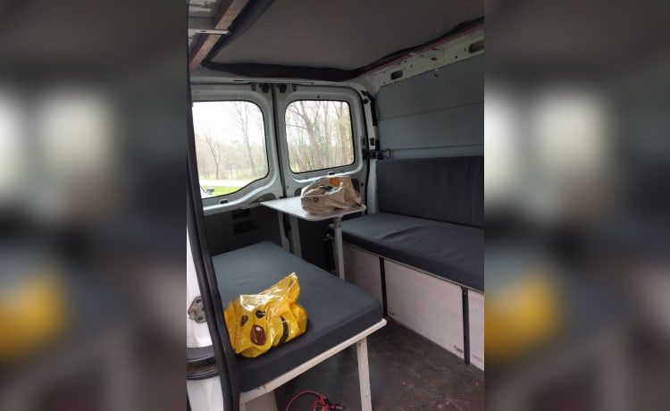 Zelfbouw camper uit 2010, 9 personen