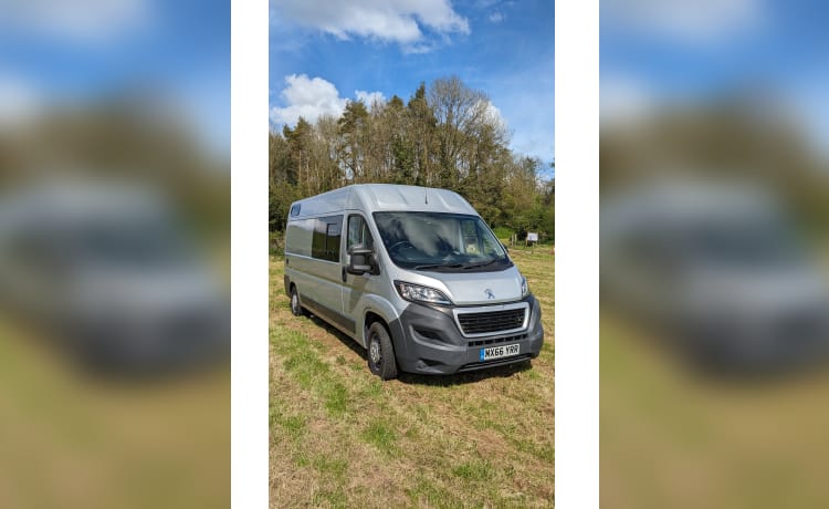 Betty The Boxer – Luxurious 2 Berth Peugot Boxer L3H2