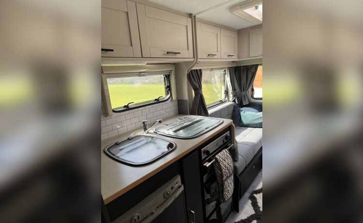 4 posti letto Peugeot - Elddis Autoquest 145