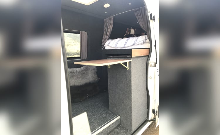 Kula the campervan  – Mercedes-Benz camper met 3 slaapplaatsen uit 2014