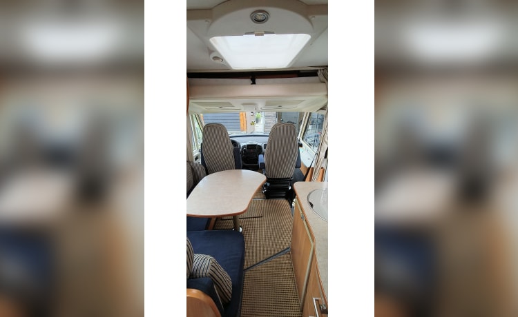 4p Hymer integrated uit 2005