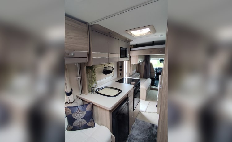Sassy – Autoquest 196 6 berth Family Motorhome