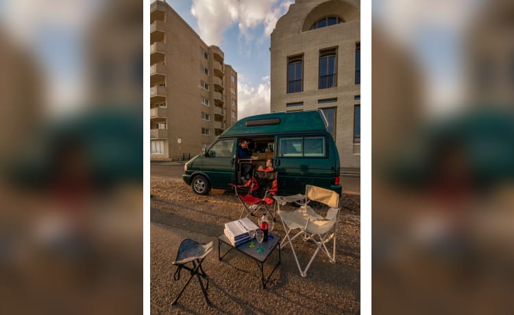 Vinny – Volkswagen T4 mit 4 Schlafplätzen