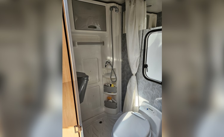 6p Chausson alcove