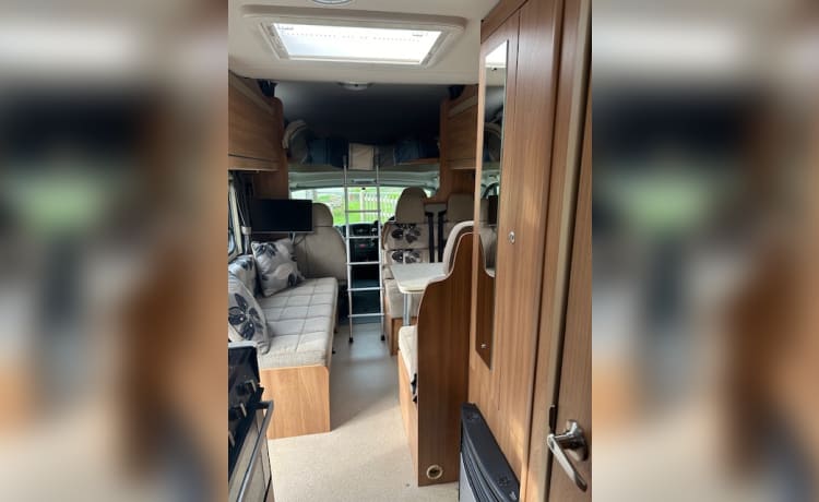 6 berth Swift Escape 696