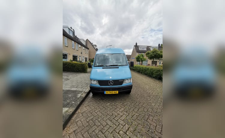 Campert – Mercedes-Benz Wohnmobil für 2 Personen, Baujahr 1999